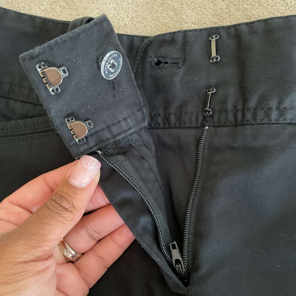 White House Black Market Cargo Shorts - Size 10 - Picture 12 of 15